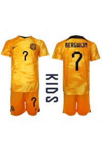 Nederland Steven Bergwijn #7 Babytruitje Thuis tenue Kind WK 2022 Korte Mouw (+ Korte broeken)